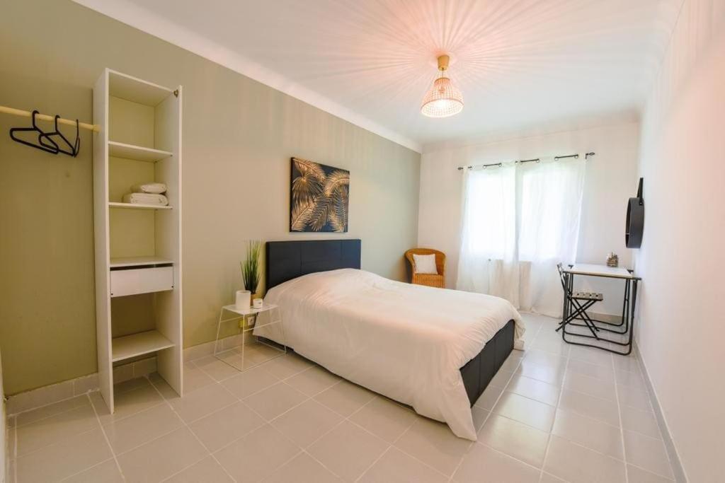 Charmant Logement Plein Pied Au Coeur Du Village Castelculier Esterno foto